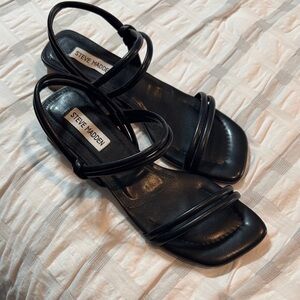Steve Madden Elegant Black Sandals